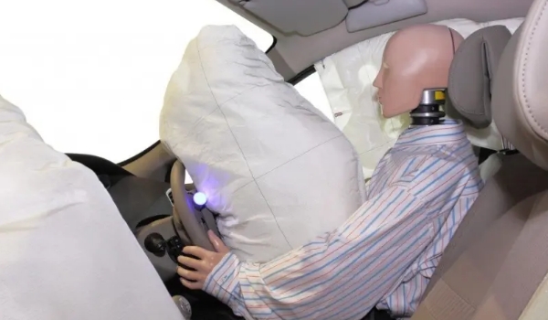 別克英朗有幾個(gè)安全氣囊 標(biāo)配四個(gè)安全氣囊