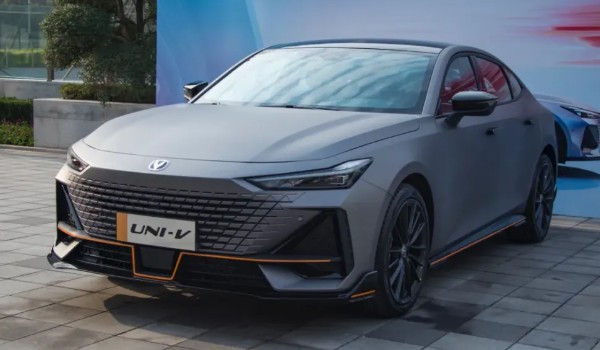 長安uni-v發(fā)動機怎么樣 動力十分充沛(采用1.5T四缸發(fā)動機)