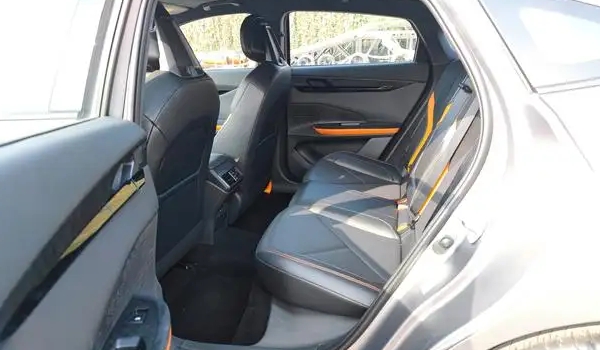 長(zhǎng)安uni-v車身尺寸是多少 長(zhǎng)寬高4680*1838*1430mm