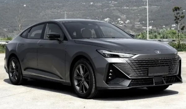 長(zhǎng)安uni-v保值率怎么樣 前五年保值率47%（二手車(chē)成交價(jià)11萬(wàn)）