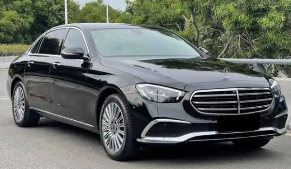 奔馳e級(jí)油耗多少錢(qián)一公里 油耗一公里8毛錢(qián)