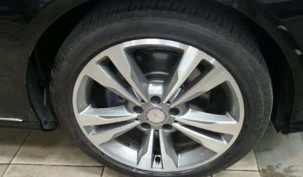 奔馳e級(jí)輪轂多少寸 輪轂尺寸為18英寸