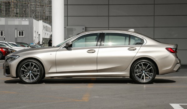 寶馬3系油耗多少錢一公里 寶馬3系油耗一公里9毛錢