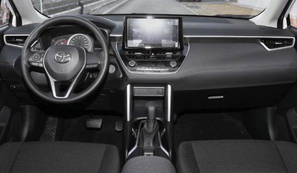 豐田鋒蘭達(dá)的參數(shù)及配置 動(dòng)力十分充沛(車身長(zhǎng)達(dá)4.4米)