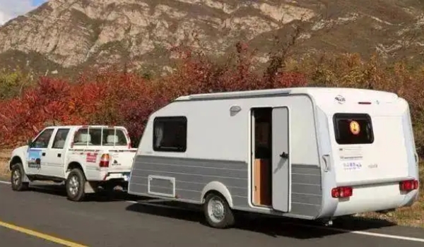 c6駕照可以開(kāi)什么車(chē)型 c6駕照準(zhǔn)駕車(chē)型是輕型牽引掛車(chē)（總質(zhì)量小于4500kg）