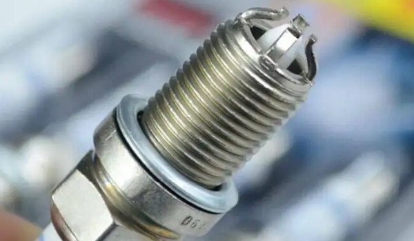 昂科威有幾個(gè)火花塞 一共有四個(gè)火花塞(使用壽命長達(dá)4萬公里)