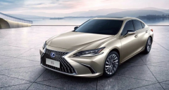 雷克薩斯ES怎么樣，見(jiàn)到車(chē)腳都提不動(dòng)了