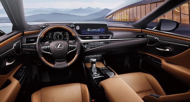 雷克薩斯ES怎么樣，見到車腳都提不動(dòng)了