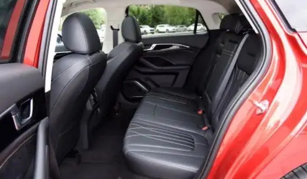 奔騰b70評(píng)價(jià)怎么樣，綜合口碑評(píng)分4.51（深受車主青睞）