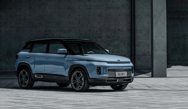 吉利icon怎么樣?三缸動力充足油耗節(jié)省（乘儲空間夠用）