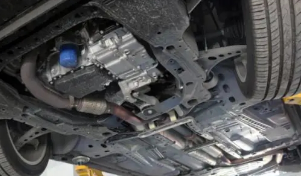 別克君威口碑怎么樣，底盤穩(wěn)重厚實（駕駛操控很棒）