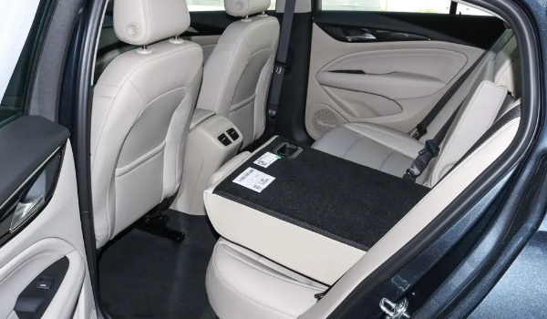 別克君威口碑怎么樣，底盤穩(wěn)重厚實（駕駛操控很棒）