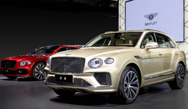 賓利最新款suv價(jià)格，添越2022款售價(jià)269萬(wàn)起