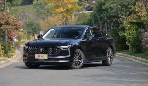 奔騰b70是進口發(fā)動機嗎，一汽集團自主研發(fā)（動力吊錘同價位日系車）