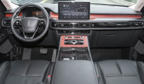 林肯飛行家油耗多少每100公里 百公里油耗實(shí)測(cè)13L(一公里消耗1.1元)