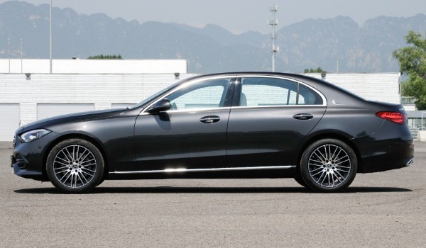 奔馳C260L新車報(bào)價(jià)2022款 C260L新車34萬(wàn)(分期首付10萬(wàn))