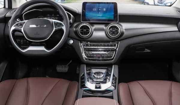 北汽eu5新能源汽車價(jià)格 北汽eu5僅售13萬(wàn)一臺(tái)(二手價(jià)7萬(wàn))