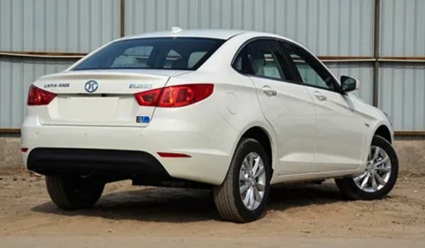 北汽新能源eu260價(jià)格 北汽eu260二手價(jià)3萬(wàn)(新車已停產(chǎn))