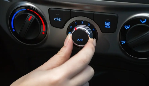 汽車空調(diào)有風(fēng)但不制冷，四個原因三種解決方案