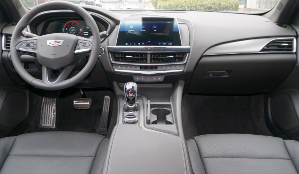 凱迪拉克ct5最新圖片及參數(shù) 車身長達(dá)4.9米(搭載2.0T發(fā)動機(jī))