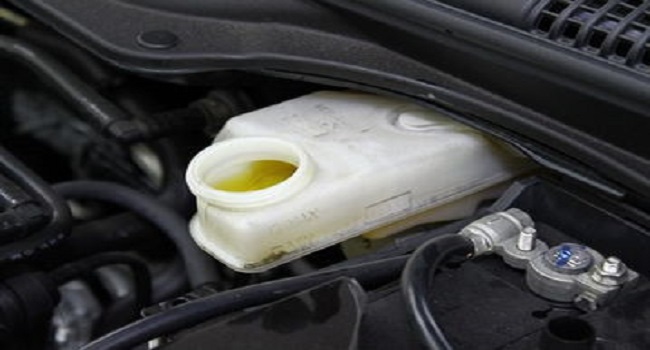 剎車(chē)油多長(zhǎng)時(shí)間更換一次，安全駕駛定期保養(yǎng)有必要