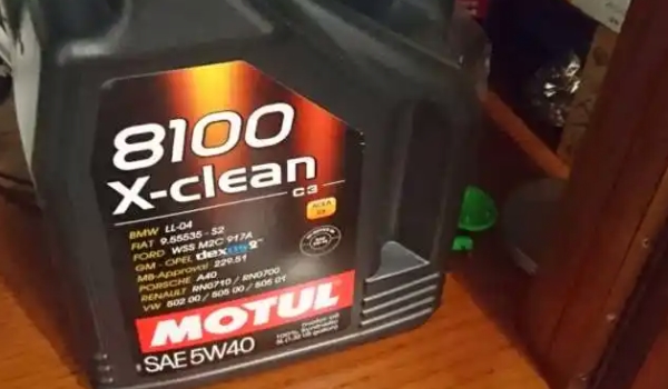 機油的保質期一般是幾年 5年到10年時間（定期更換保養(yǎng)效果好）