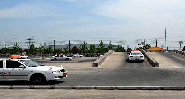 科目二和科目三哪個難度大一點(diǎn)，保持平常心一切都不是困難