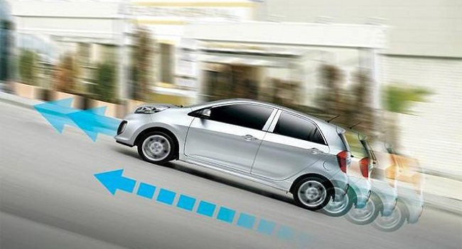 自動(dòng)駐車功能怎么操作才是正確使用，避免溜車的危險(xiǎn)和尷尬