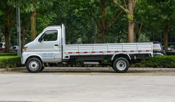 長安神騏t20加長版價格 廠商指導(dǎo)價格5.95萬元（1.5/1.6L發(fā)動機(jī) 油耗低）