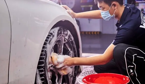 汽車美容都包括什么項(xiàng)目 車漆美容/內(nèi)飾美容/汽車用品