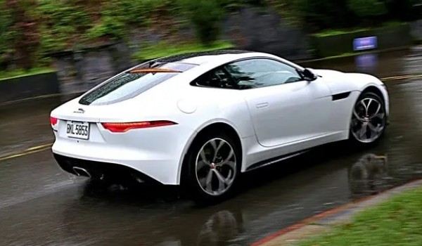 捷豹汽車報(bào)價(jià)及圖片 四款在售車型(捷豹XEL售價(jià)22萬(wàn))