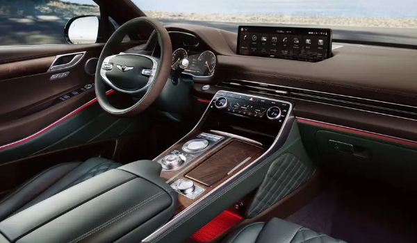 捷尼賽思g70怎么樣，搭載2.0T+8AT的動(dòng)力組成（尺寸空間寬敞舒適）