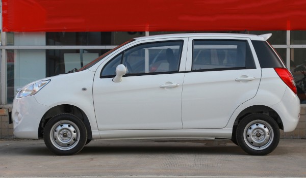 海馬愛尚ev純電動汽車怎么樣 續(xù)航可達(dá)100km(配置功能豐富)