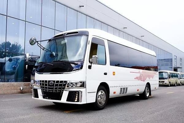 豐田考斯特9座商務車多少錢，市場報價90萬起（裸車最高優(yōu)惠12萬）