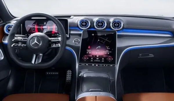 奔馳c級內(nèi)飾圖片，極具科技感和質(zhì)感