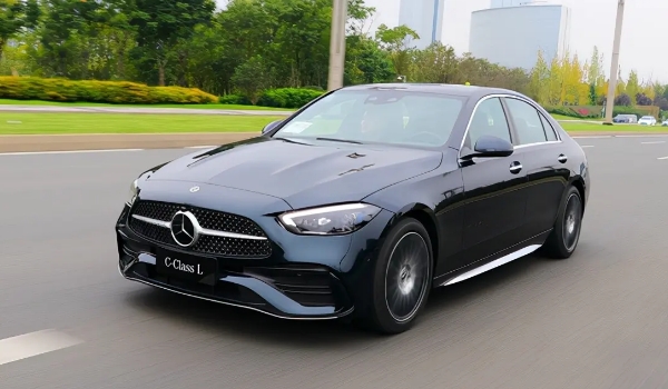 奔馳c級內(nèi)飾圖片，極具科技感和質(zhì)感