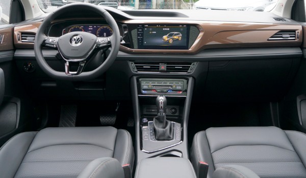 大眾途岳和現(xiàn)代ix35哪個好 現(xiàn)代ix35長達4.5米(途岳配置豐富)