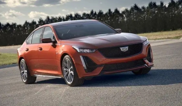 凱迪拉克ct5油耗高不高，并不算高（實(shí)測(cè)油耗10L左右）