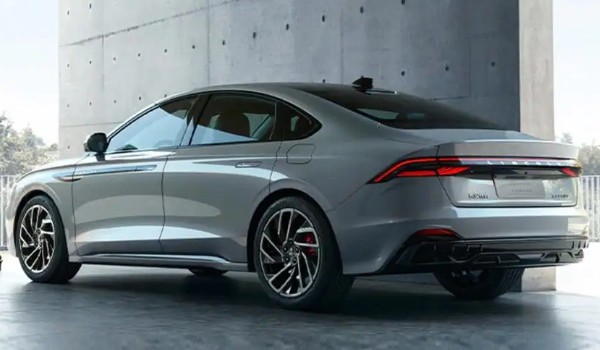 林肯z怎么樣,值得買嗎? 搭載2.0T發(fā)動機(車身長達4.9米)