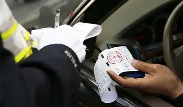 a2駕駛證能開(kāi)什么車，屬于增駕車型（可以開(kāi)牽引車）