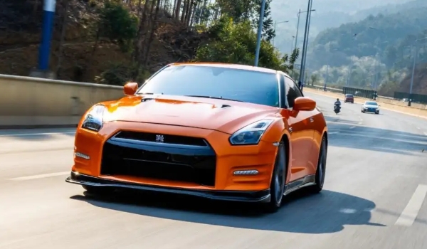 gtr多少錢(qián)一輛，參考價(jià)150.5-168萬(wàn)（國(guó)內(nèi)市場(chǎng)已停售）