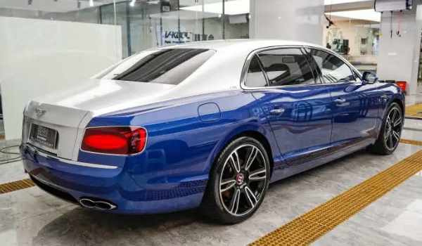 汽車改色貼膜大概多少錢，價格在3000-6000元左右