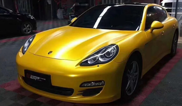 汽車改色貼膜大概多少錢，價格在3000-6000元左右