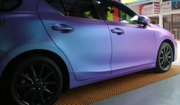 汽車改色貼膜大概多少錢，價格在3000-6000元左右