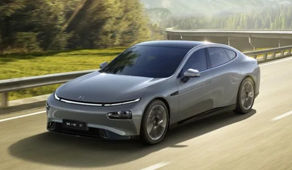 小鵬P7電動汽車價(jià)格及圖片 2022小鵬P7新車23萬一臺(落地24萬)