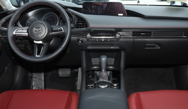 馬自達3昂克賽拉參數配置 搭載2.0L發(fā)動機(車身長達4.6米)