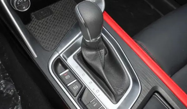 title是什么意思 自動(dòng)變速器擋位(有7個(gè)檔位)