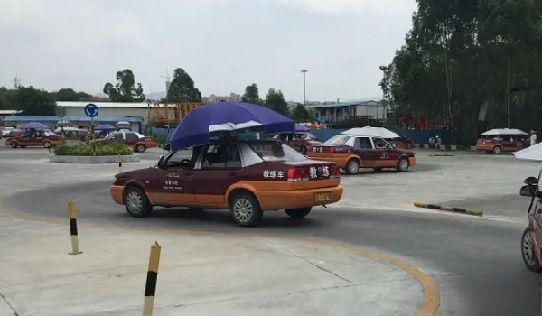 學(xué)車(chē)要多少錢(qián) 學(xué)車(chē)要9000元(不同地區(qū)價(jià)格不同)