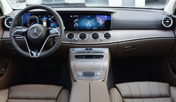 奔馳e300的油耗是多少 油耗實測9.7L(一公里消耗8毛錢)