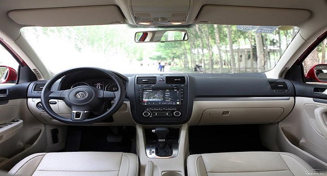 大眾速騰1.6自動(dòng)擋報(bào)價(jià)及圖片，1.6L+6擋手自一體的動(dòng)力組合是亮點(diǎn)